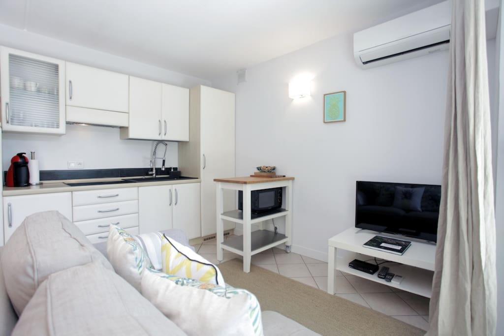 Beautiful Studio Close To Beach Private Parking Villeneuve-Loubet Exterior photo